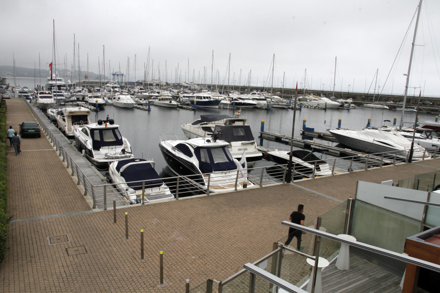 El puerto deportivo de Sanxenxo cuelga el cartel de completo en sus amarres por Semana Santa