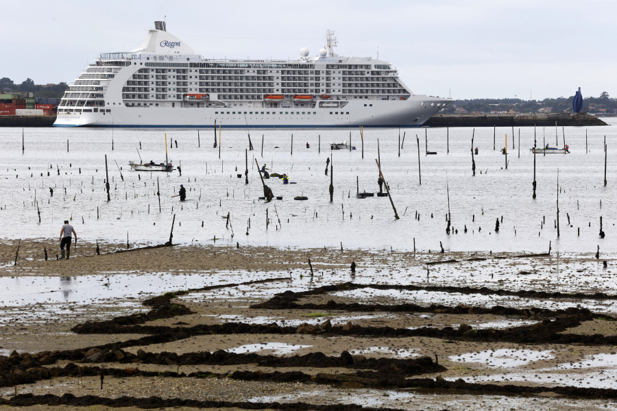 El Puerto de Vilagarcía recibe mañana al primer crucero de la temporada