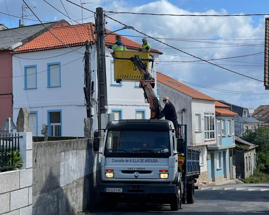 A Illa extiende el cambio a led a las calles Valle-Inclán y Testos con una inversión de 8.000 euros