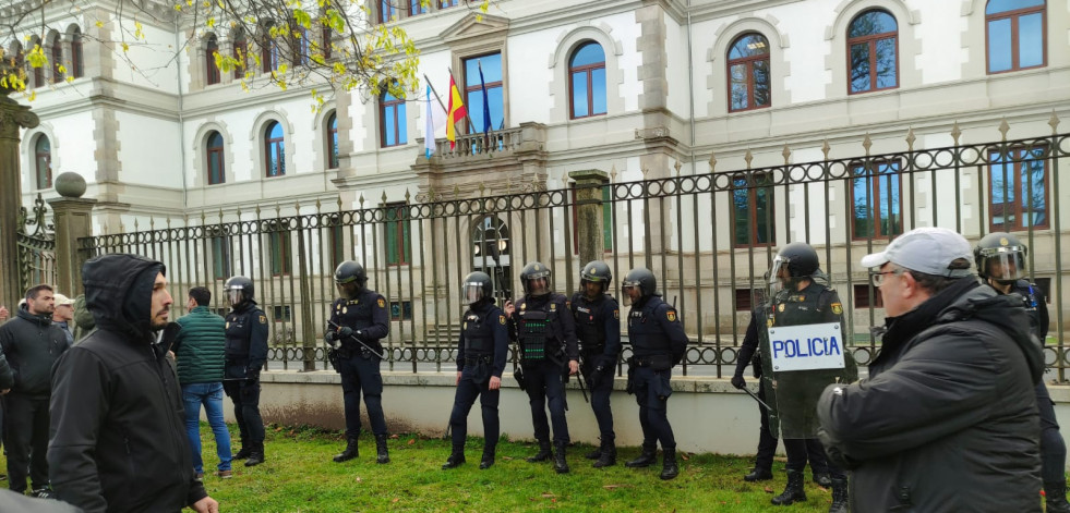 Un bateeiro herido tras la carga policial: 