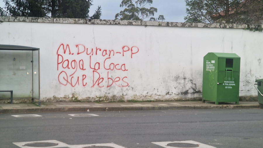 Aparecen varias pintadas en diferentes lugares de A Pobra contra el candidato popular Manolo Durán