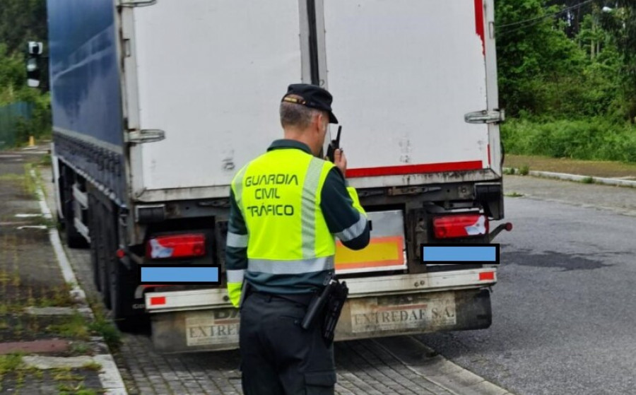 Investigado un camionero de Sanxenxo por conducir sin puntos de carné