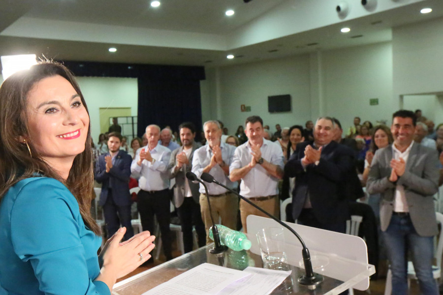 El PP de Cambados saca músculo con Fole: “Estamos desexando coller o temón deste barco á deriva”