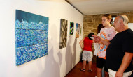 El IES Asorey de Cambados inaugura una nueva exposición de Artasorey en Torrado