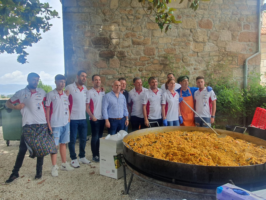 Vilanova reparte más de 300 raciones de paella para celebrar un San Pedro de Saradelo de nivel