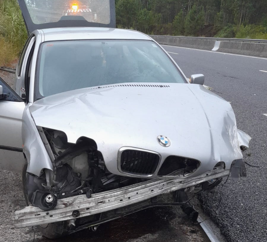 Herida una joven conductora en un accidente de tráfico en la Autovía do Barbanza, a su paso por A Pobra