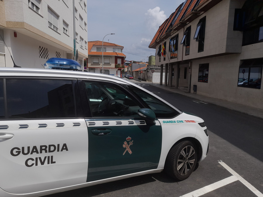 Detenido un hombre por tráfico de drogas en su vivienda y en locales de ocio en Boiro