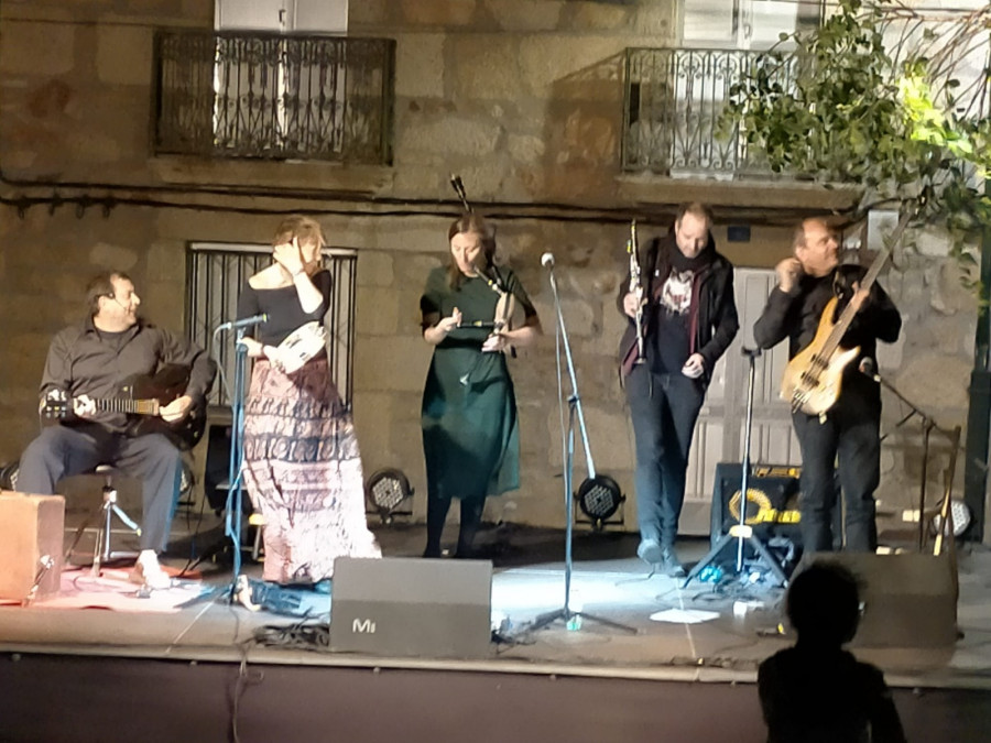 Boroa, que en mayo presentó su disco “O’ Clásico Fol”, ofrecerá mañana un concierto en el San Xoán de Bandourrío