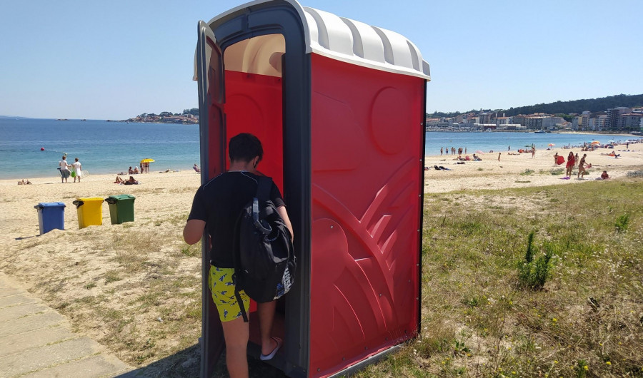 Ribeira tendrá 16 aseos portátiles en playas, de los que 4 serán para personas con movilidad reducida