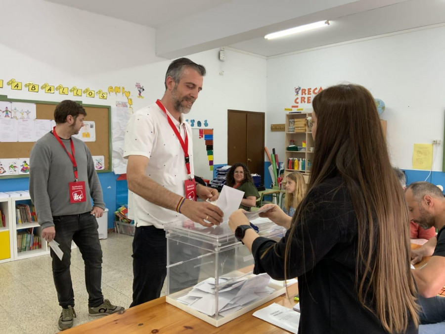 EU condiciona su apoyo al gobierno de Cacabelos a una rebaja salarial y la ejecución de acciones prioritarias