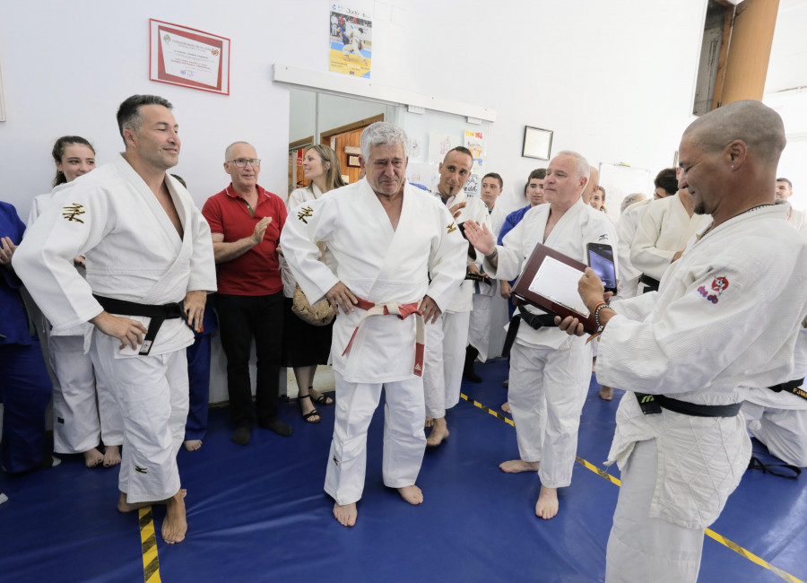 Crespo, el gran maestro del judo arousano, ya tiene el séptimo Dan