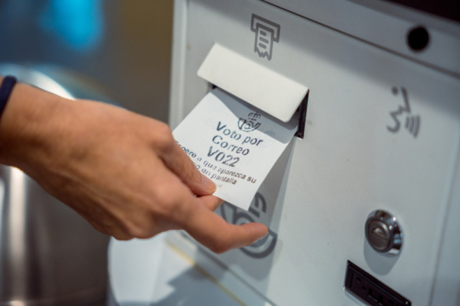 Correos afronta una intensa quincena para atender el histórico voto por correo del 23-J