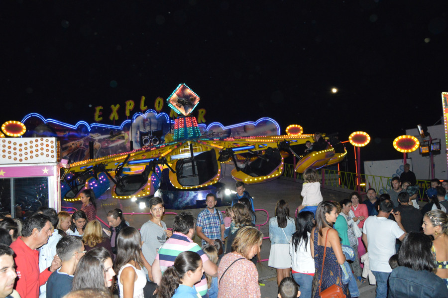 Portos confirma a Ruiz que las atracciones de las fiestas de Ribeira se podrán instalar en suelo de su competencia