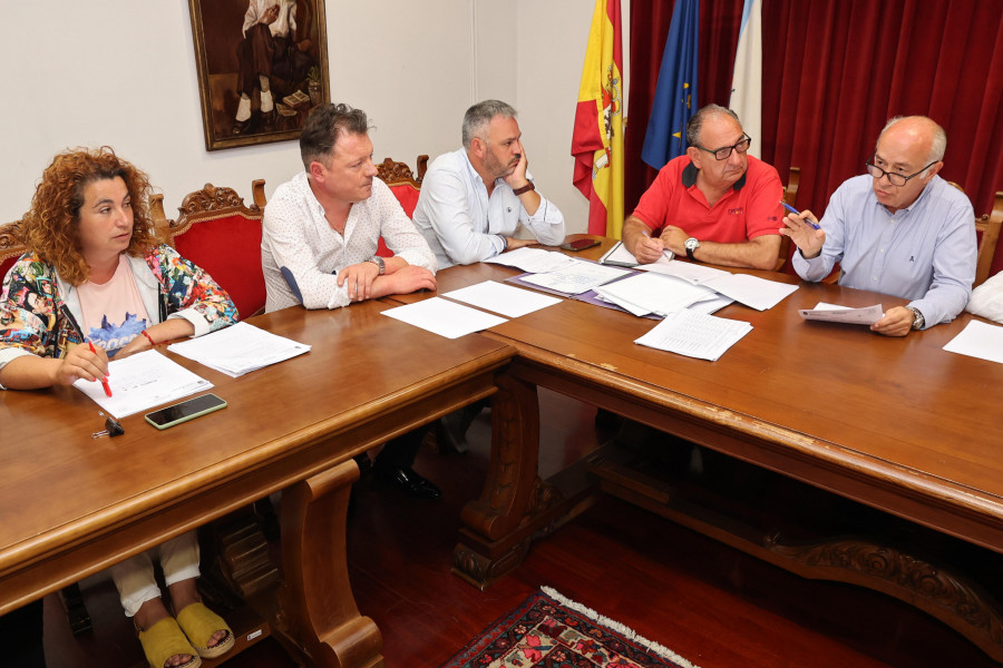 Gobierno y oposición de Vilanova vuelven a discrepar sobre el estado de la deuda municipal