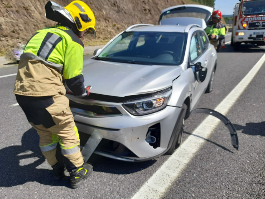 Herida una conductora que sufrió un accidente con su coche en la Autovía do Barbanza, a la altura de A Pobra