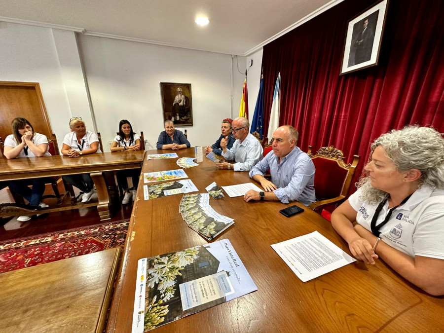 El alumnado del Obradoiro de Turismo de Vilanova inicia un proyecto de visitas guiadas gratuitas por el municipio