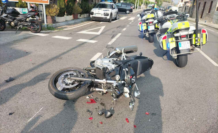 Un motorista resulta herido en un choque contra un turismo en Cambados