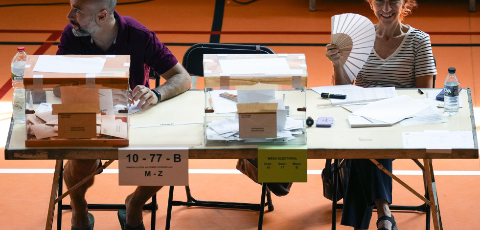 Casi un millón de votantes más a las 14.00 horas con respecto a las elecciones de 2019