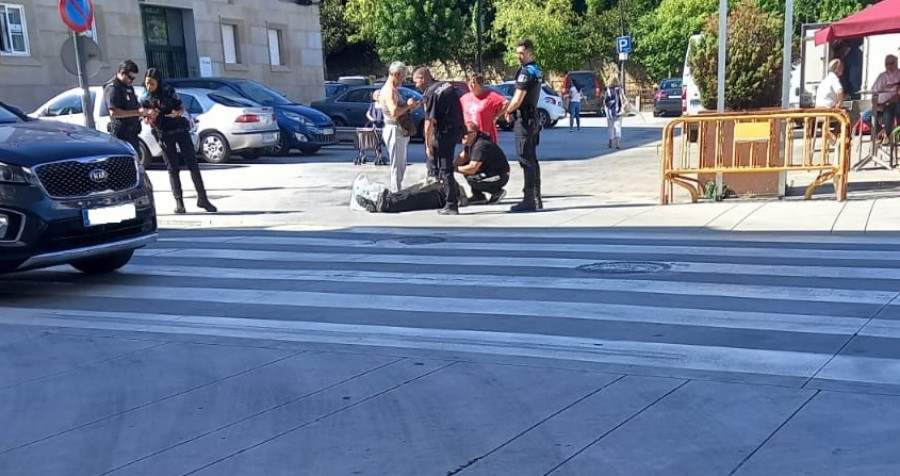 Denuncian peligrosas caídas en las inmediaciones de la Praza de Abastos de Vilagarcía