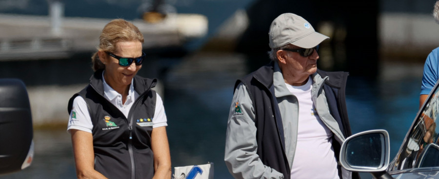 Juan Carlos I y la infanta Elena suman otras dos horas de vela en Sanxenxo