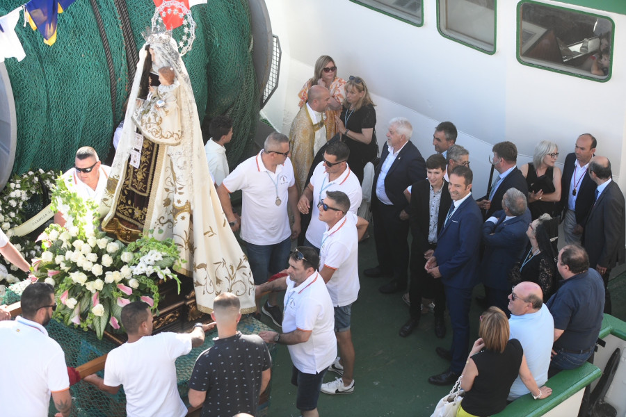 Los actos en honor a la Virxe do Carmen protagonizaron el programa de las Festas do Verán, que terminan hoy