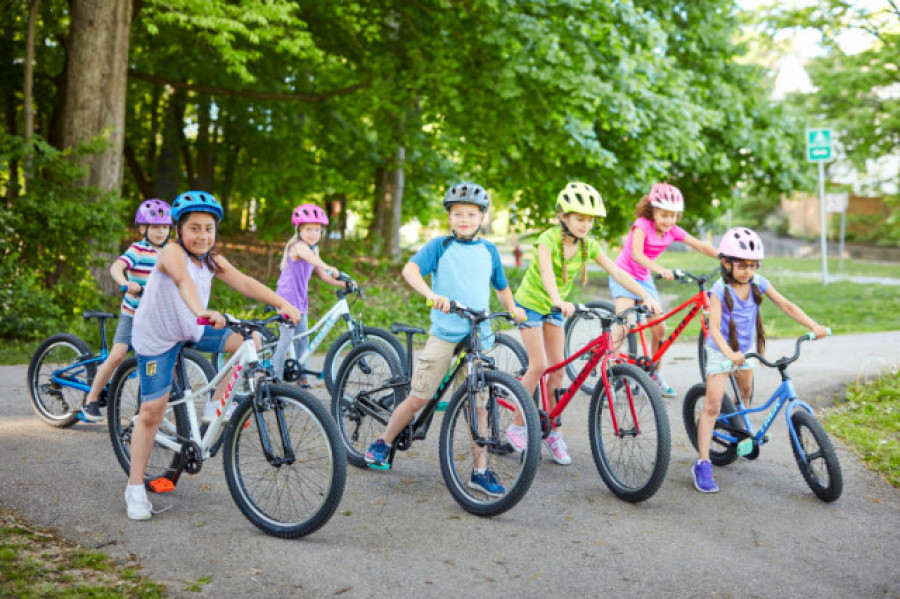 Las mejores rutas para montar en bici con los más pequeños