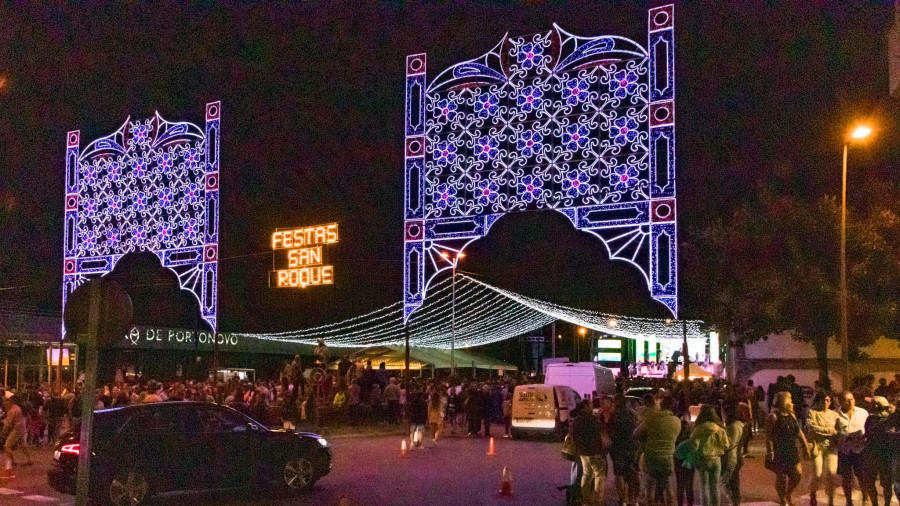 Una sardinada popular abre seis días de fiesta en Portonovo para honrar a Nuestra Señora, San Roque y el Carmen