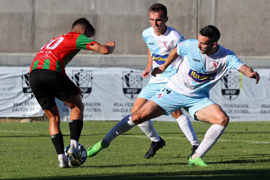 El Arosa cae con diez ante el Vilalbés y el Portonovo avanza en la Supercopa