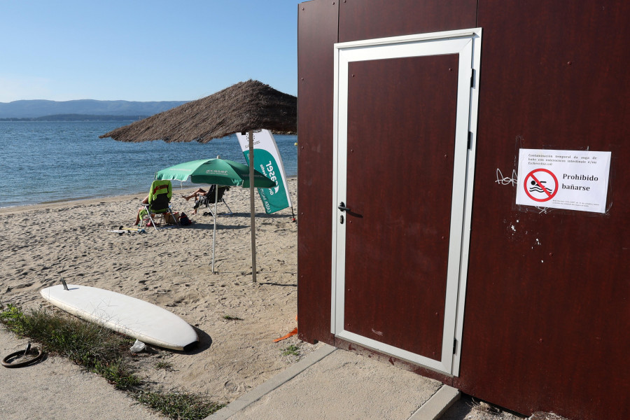 Cierran al baño la playa de O Preguntoiro por contaminación