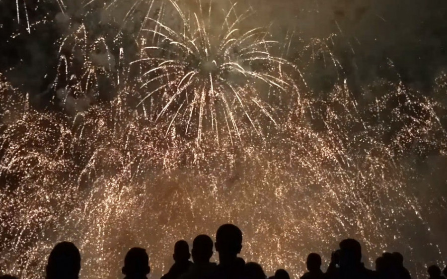 Reportaje | Fuegos de artificio con interrupciones en el Nazareno