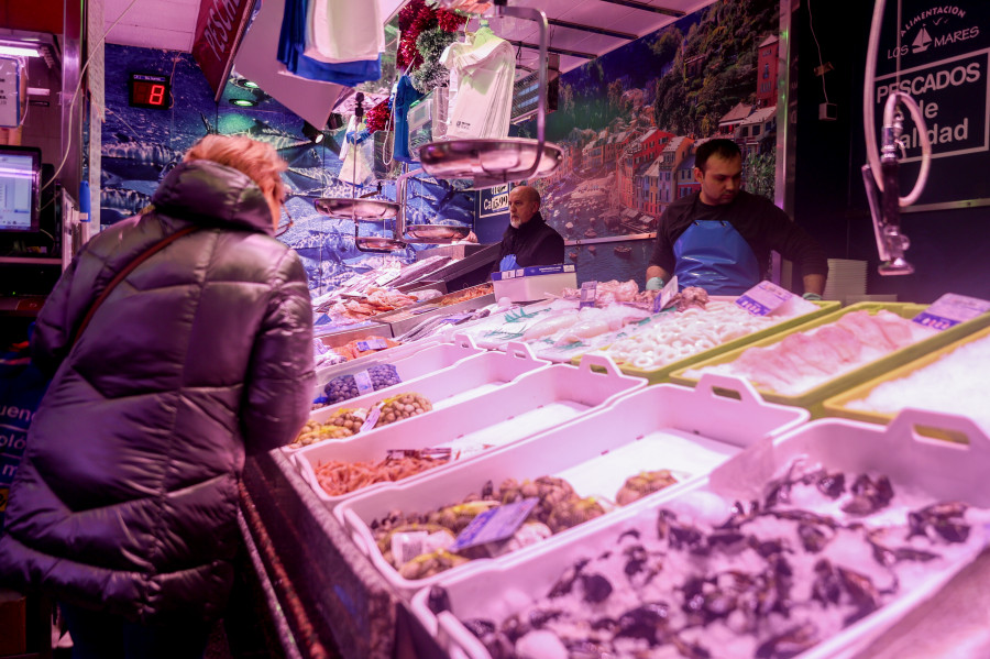 Una de cada doce personas en España no puede comer carne o pescado cada dos días o calentar su casa