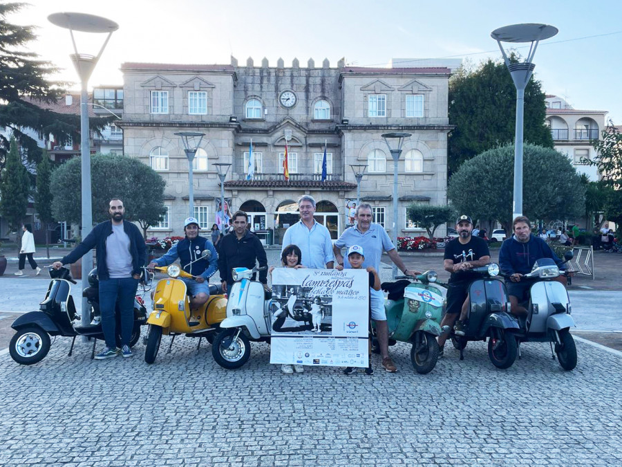 Las Vespas y Lambrettas volverán a tomar las calles de O Grove durante la Festa do Marisco