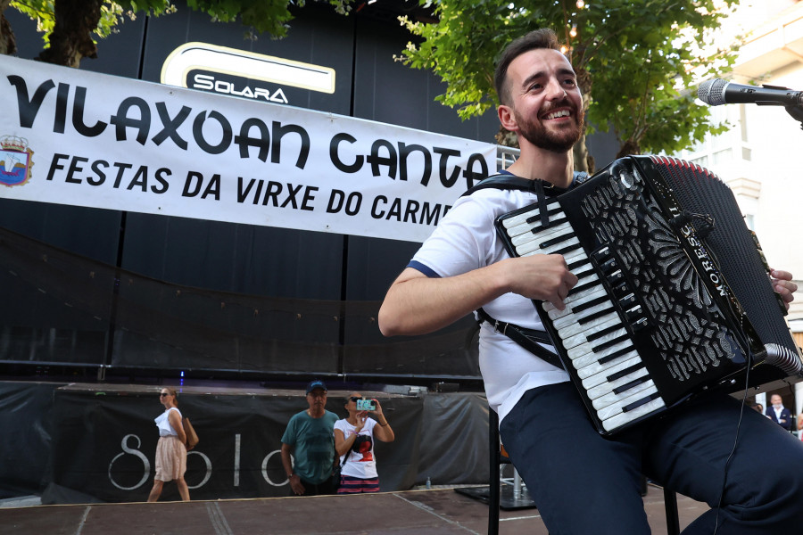 Un acordeón vilaxoanés en “O Corno”