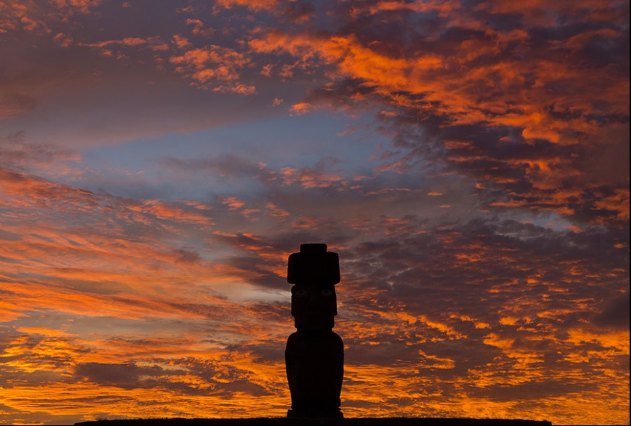 A Illa recibe la exposición de fotografía “Rapa Nui, Alén do Mundo”, de Lidya Queiruga