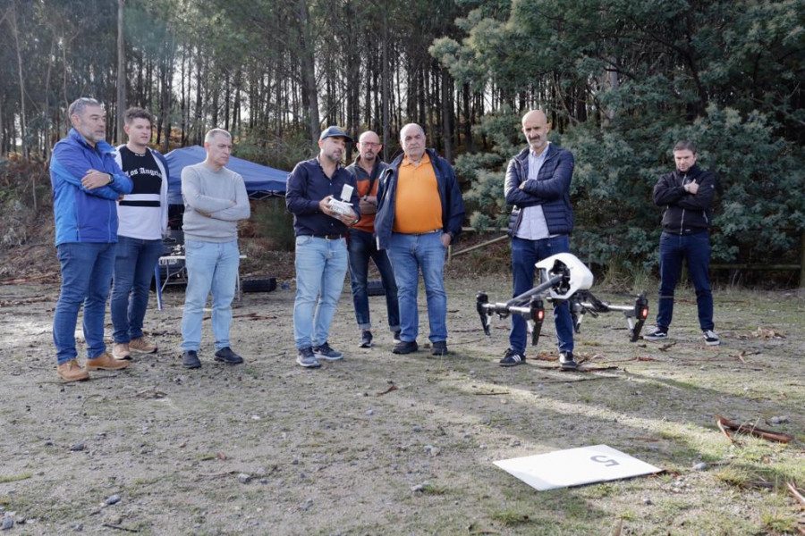 El alumnado del curso de pilotaje de drones puso a prueba su pericia en Pinar do Rei