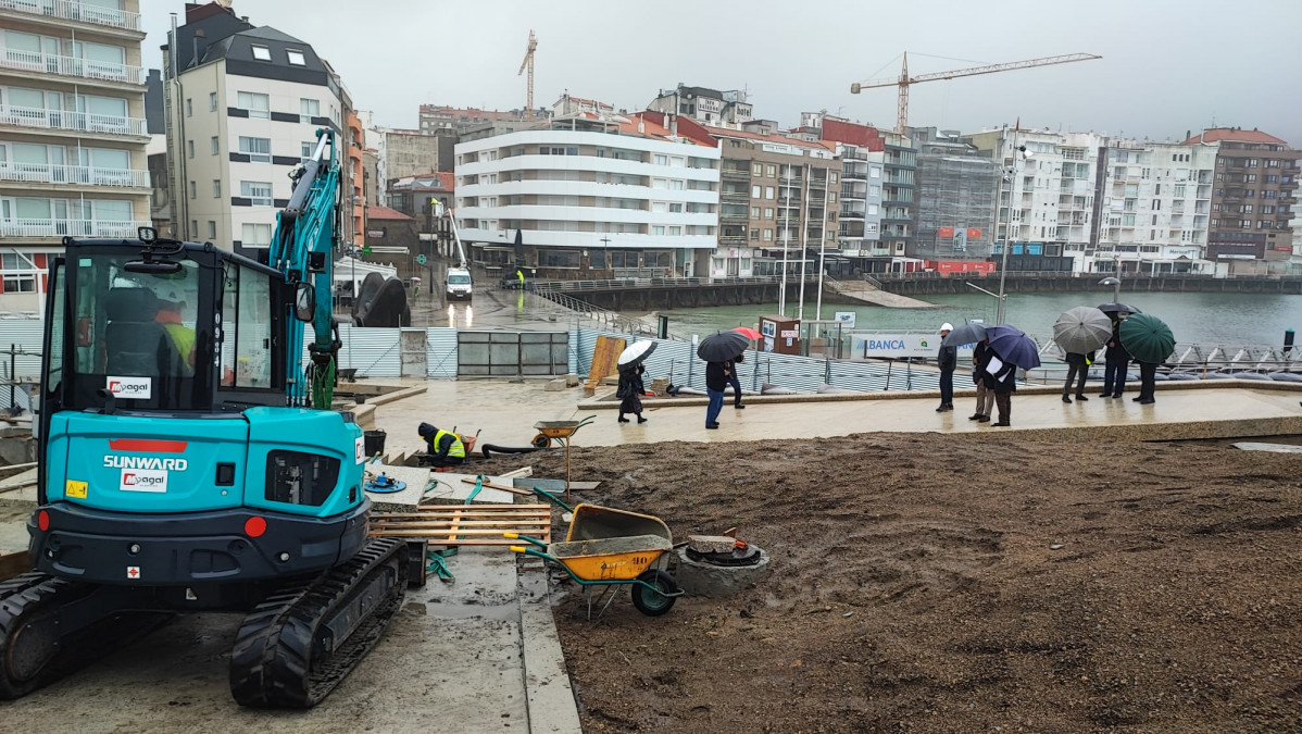 Obras rampa ajardinada puerto sanxenxo