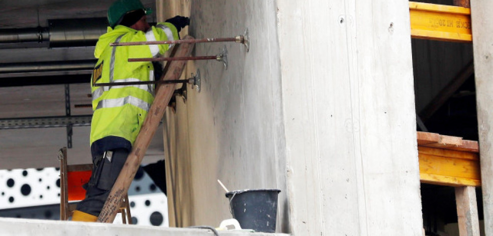 Los constructores gallegos avisan de que un tercio de sus trabajadores superan los 50 años