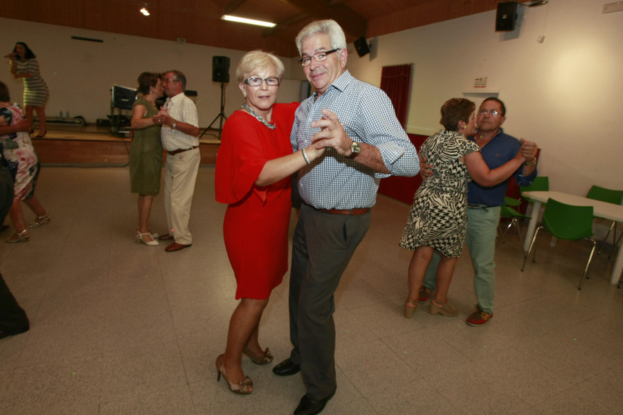 Cambados retoma este domingo los bailes para mayores en las instalaciones de Peña