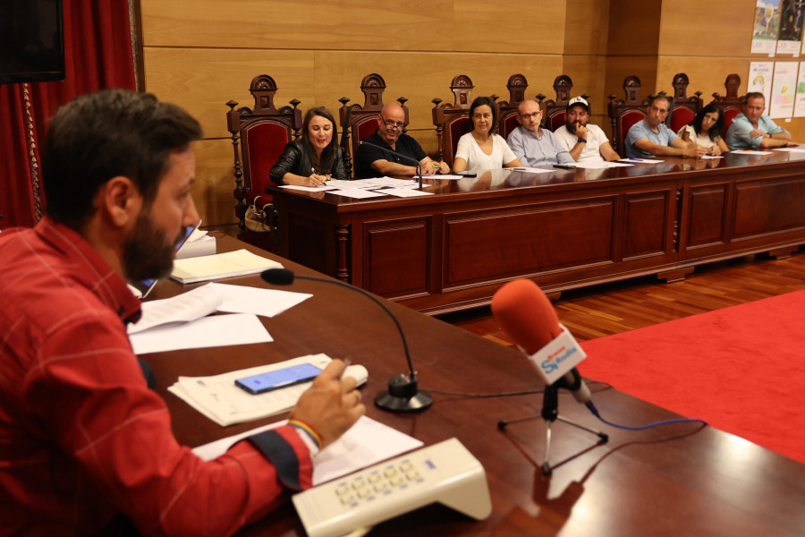 El PP asegura que Lago pretendía subir las tasas, pero anunció que las congelaba porque “non tiña maioría”