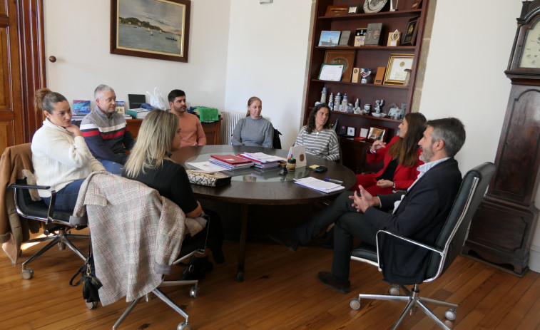 Los problemas de saturación del aula de infantil del colegio de Carril llegan por urgencia al Pleno