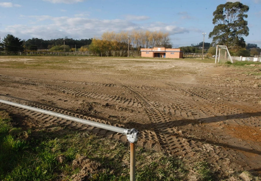 El campo de Castrelo, la historia de nunca acabar: el terreno aún se va a pedir ahora