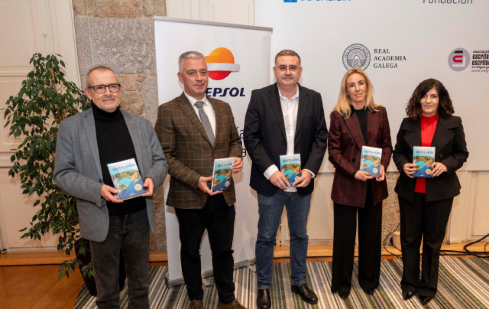 Francisco Fernández Davila recibe o premio de narrativa breve Repsol pola súa obra 