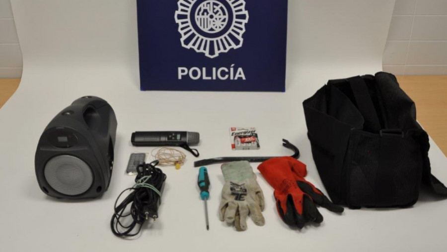 Detenido un hombre al que se le atribuyen robos en iglesias de Ribeira durante las últimas semanas