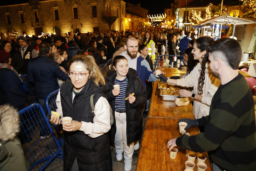 Cambados da inicio a dos de sus grandes citas navideñas: la Aldea y la fiesta del espumoso