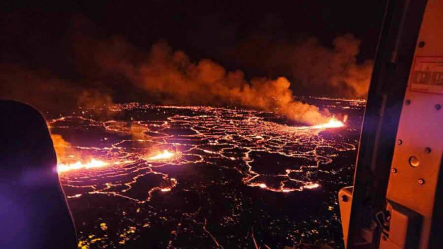 El volcán de Islandia reduce su actividad tras la erupción cerca de la capital