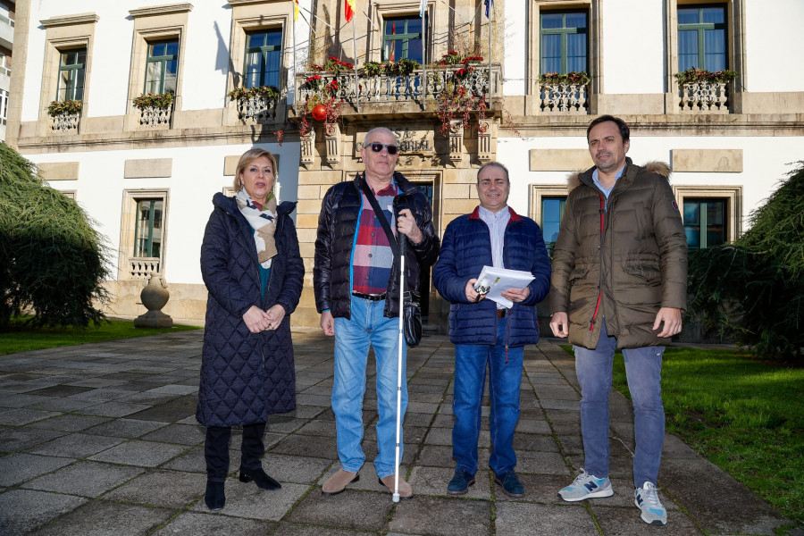 Los invidentes suspenden a Vilagarcía en accesibilidad y piden soluciones