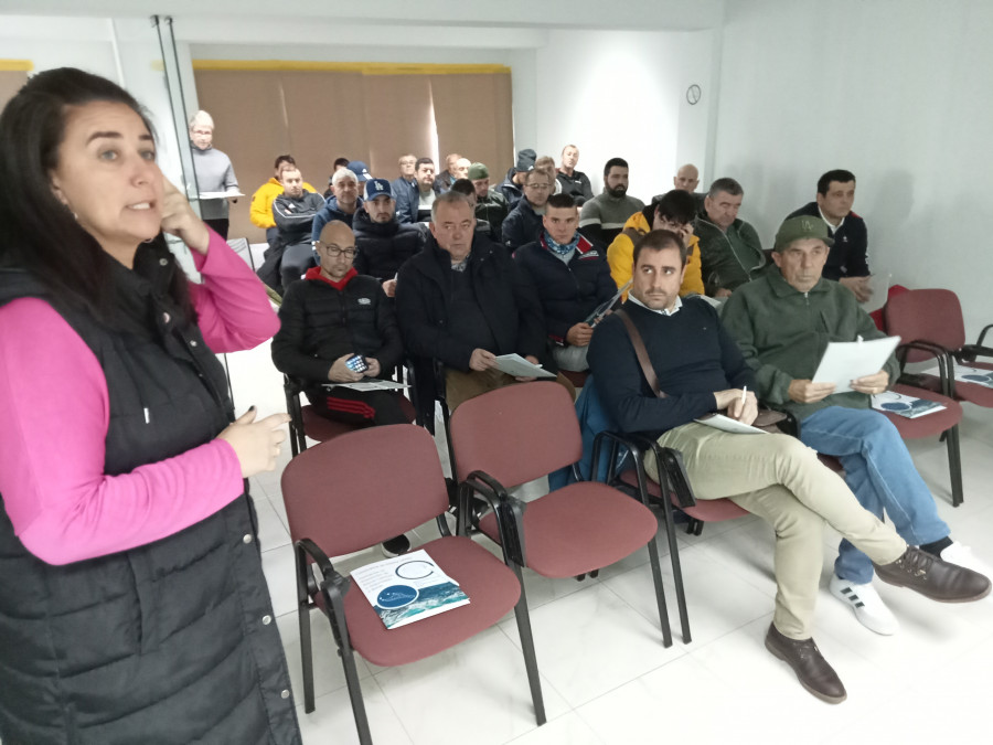 Unas 50 personas participan en unas jornadas de la OPP83 sobre riesgos laborales en pesca del cerco y arrastre