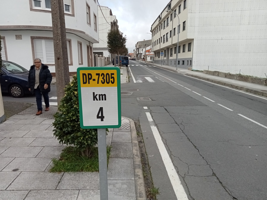 La Diputación de A Coruña compromete el pavimentado de la Avenida Francisco Lorenzo Mariño, en Aguiño