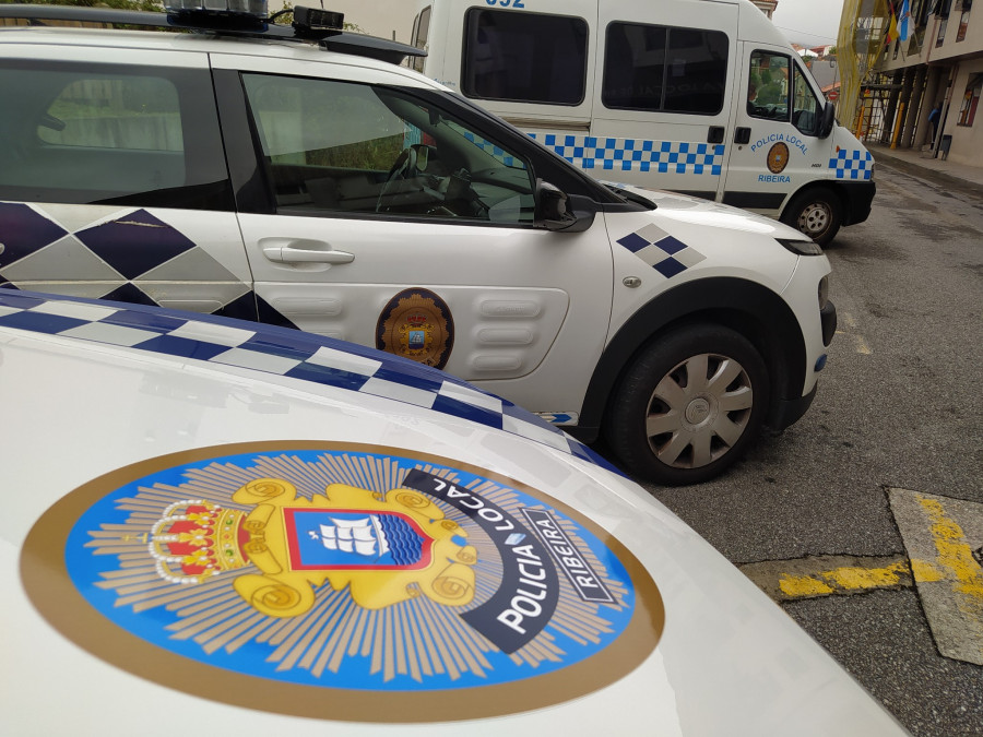 Detenidos dos hermanos por supuesta agresión y amenazas a policías locales fuera de servicio en Ribeira