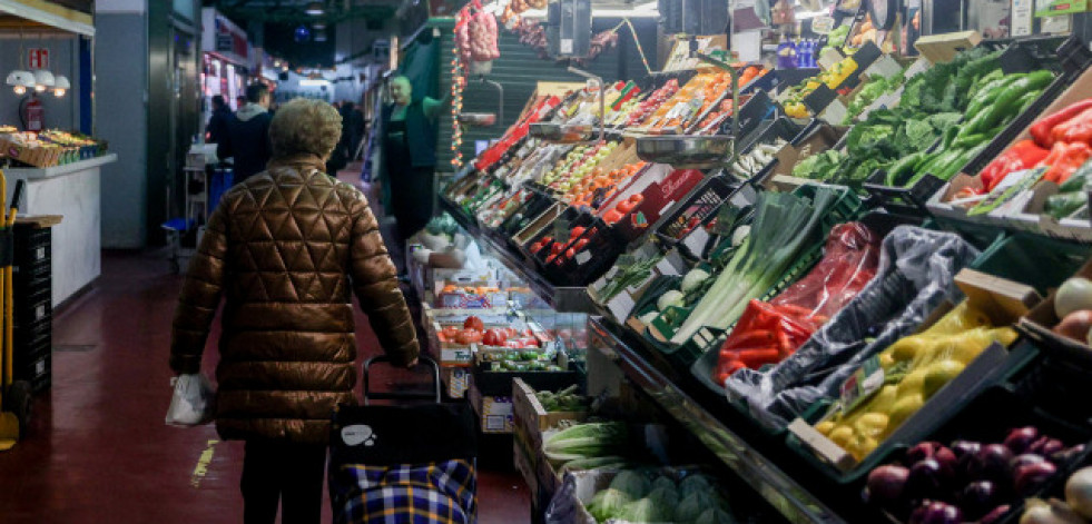 Los españoles vuelven a pagar IVA al comprar alimentos como huevos, pan, leche, frutas y aceite de oliva